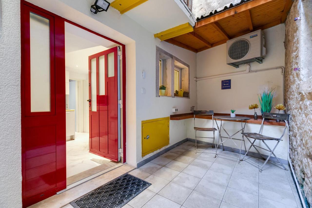 Apartment In The Heart Of Carera Street Rovinj Exterior photo