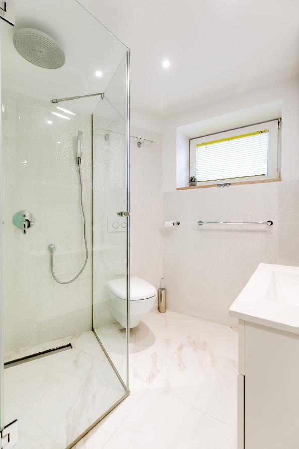Apartment In The Heart Of Carera Street Rovinj Exterior photo